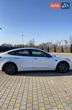 Седан Tesla Model 3 2021 в 