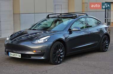Седан Tesla Model 3 2023 в 