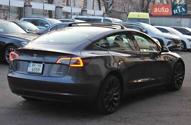 Седан Tesla Model 3 2023 в 