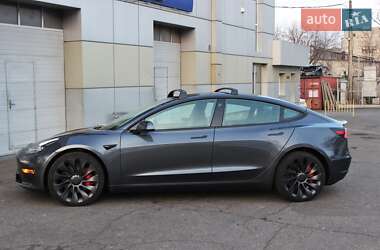 Седан Tesla Model 3 2023 в 