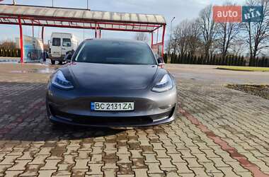 Седан Tesla Model 3 2019 в Тячеве