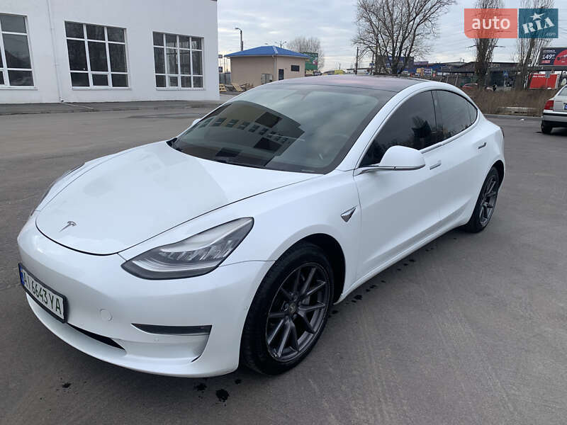 Седан Tesla Model 3 2018 в Киеве