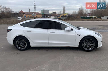 Седан Tesla Model 3 2018 в Киеве