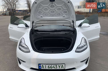 Седан Tesla Model 3 2018 в Киеве