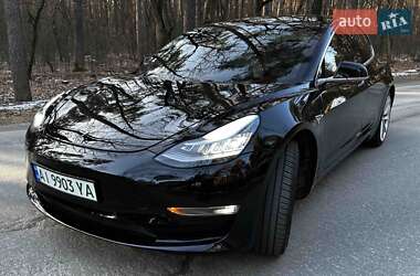 Седан Tesla Model 3 2019 в 