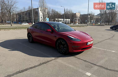 Седан Tesla Model 3 2022 в 
