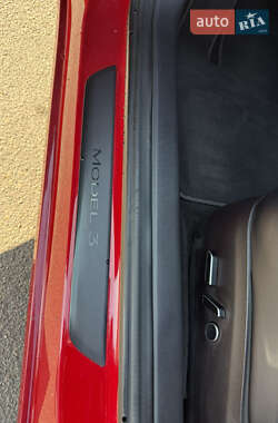 Седан Tesla Model 3 2022 в 
