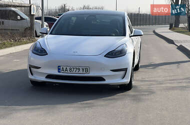 Седан Tesla Model 3 2022 в Киеве