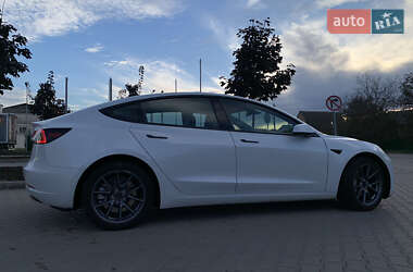 Седан Tesla Model 3 2023 в Виннице