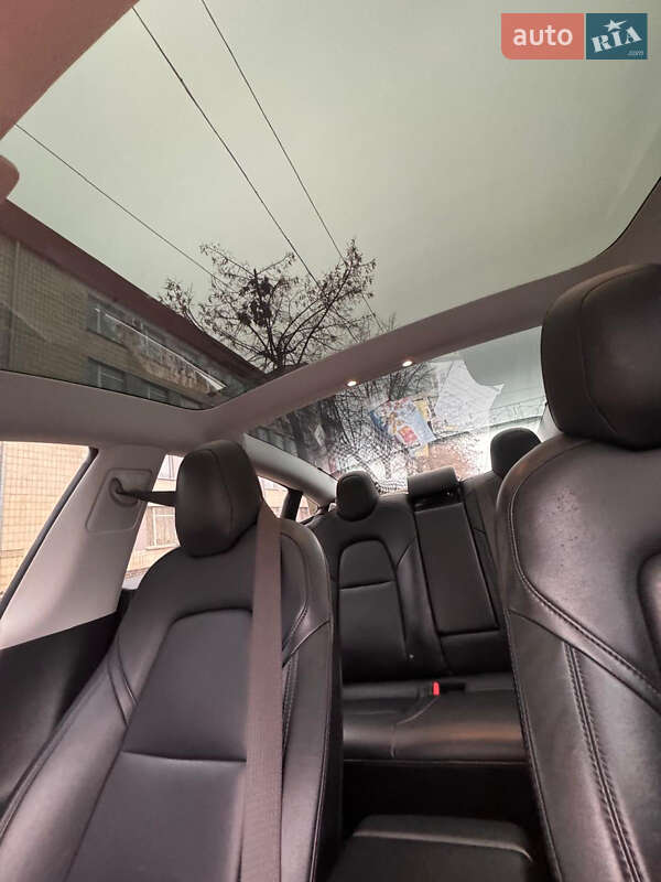 Седан Tesla Model 3 2018 в Белой Церкви