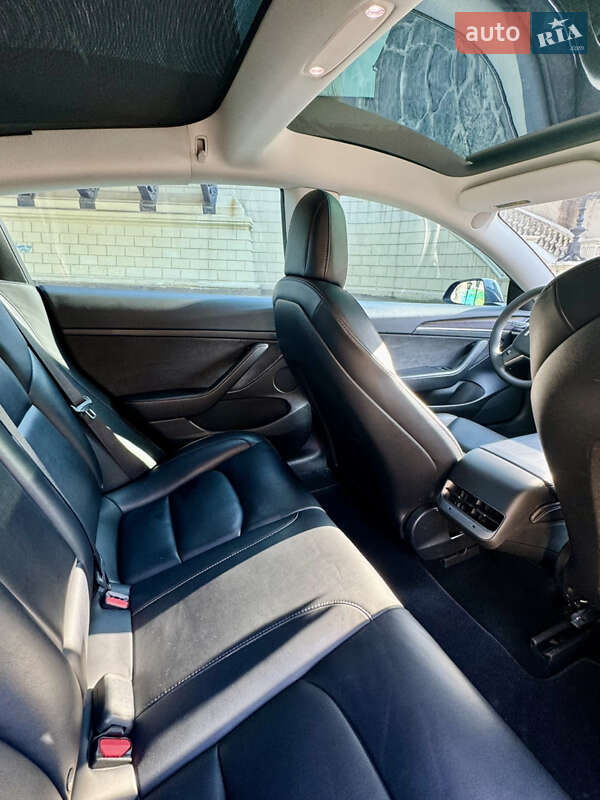 Седан Tesla Model 3 2022 в Одессе