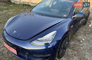 Седан Tesla Model 3 2018 в Ровно