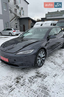 Седан Tesla Model 3 2024 в Ровно