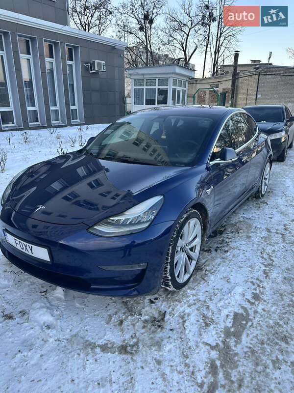 Седан Tesla Model 3 2018 в Харкові