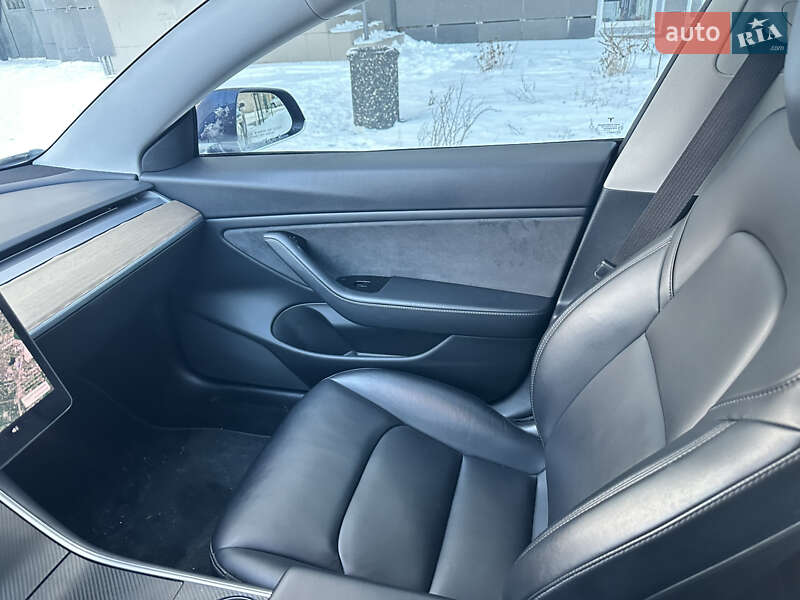 Седан Tesla Model 3 2018 в Харкові