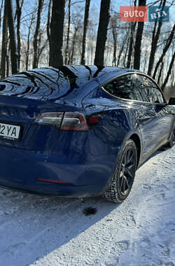 Седан Tesla Model 3 2021 в 