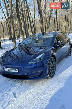 Седан Tesla Model 3 2021 в 
