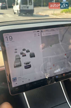 Седан Tesla Model 3 2018 в 