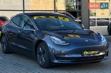 Седан Tesla Model 3 2019 в Івано-Франківську