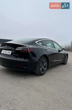 Седан Tesla Model 3 2019 в Ровно