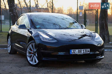 Седан Tesla Model 3 2020 в Дрогобичі