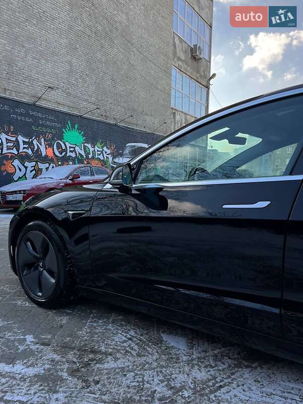 Седан Tesla Model 3 2019 в Львові