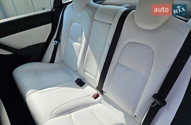 Седан Tesla Model 3 2021 в Киеве