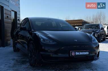 Седан Tesla Model 3 2022 в Ровно