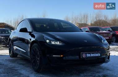 Седан Tesla Model 3 2022 в Ровно