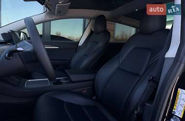 Седан Tesla Model 3 2022 в Ровно