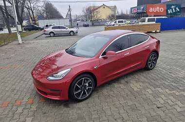 Седан Tesla Model 3 2018 в Ужгороде