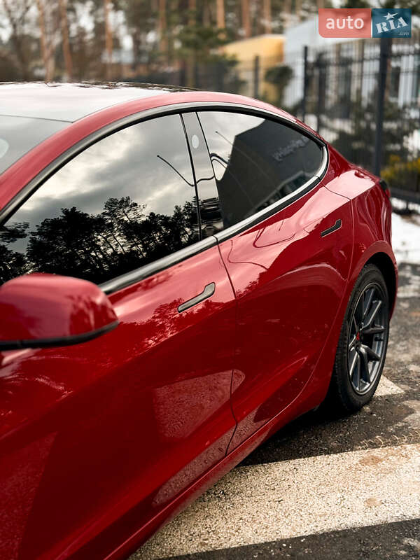 Седан Tesla Model 3 2018 в Житомирі