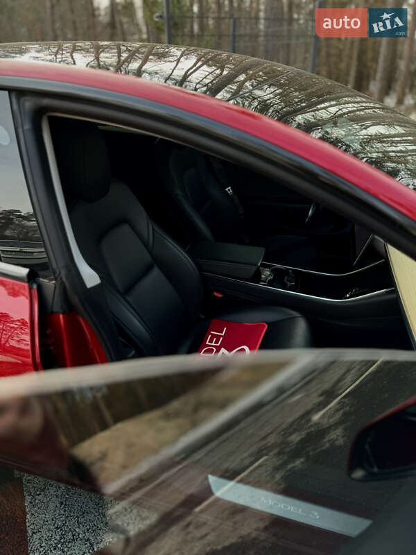 Седан Tesla Model 3 2018 в Житомирі