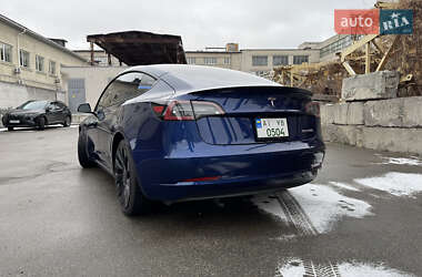 Седан Tesla Model 3 2022 в Киеве