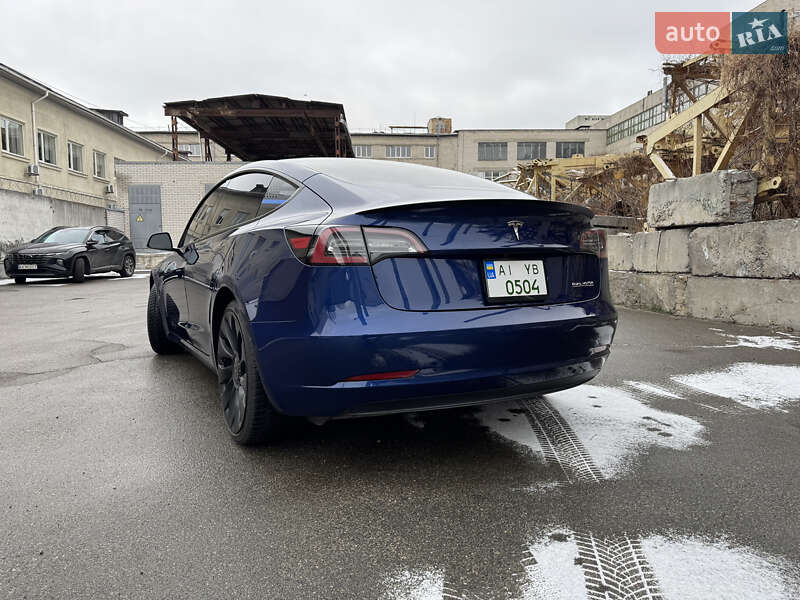 Седан Tesla Model 3 2022 в Киеве