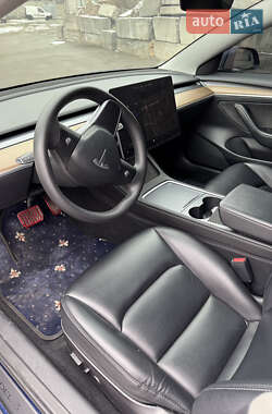 Седан Tesla Model 3 2022 в 