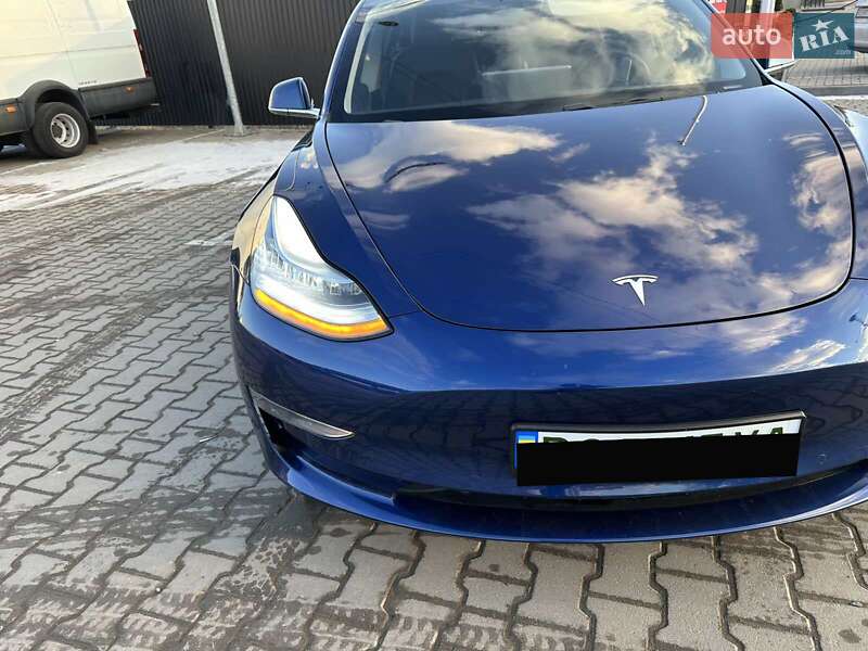 Седан Tesla Model 3 2020 в Львові фото 21 Седан Tesla Model 3 2020 в Львові