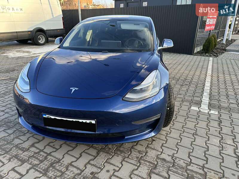 Седан Tesla Model 3 2020 в Львові фото 24 Седан Tesla Model 3 2020 в Львові