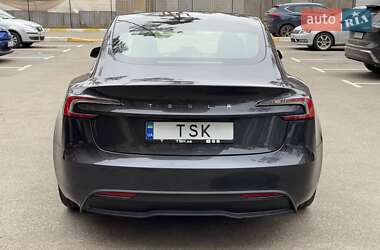 Седан Tesla Model 3 2024 в 