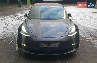 Седан Tesla Model 3 2019 в Киеве