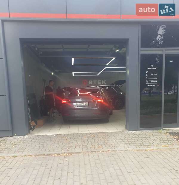 Седан Tesla Model 3 2019 в Києві