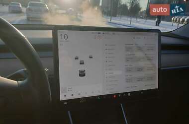 Седан Tesla Model 3 2019 в Киеве