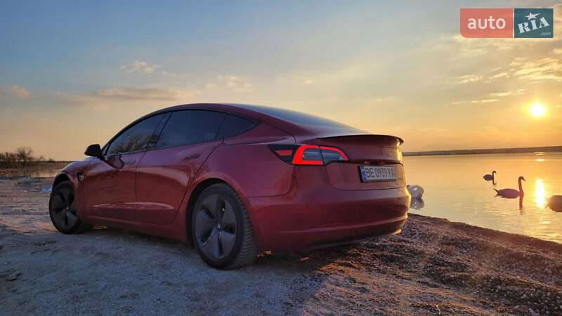 Седан Tesla Model 3 2019 в Николаеве