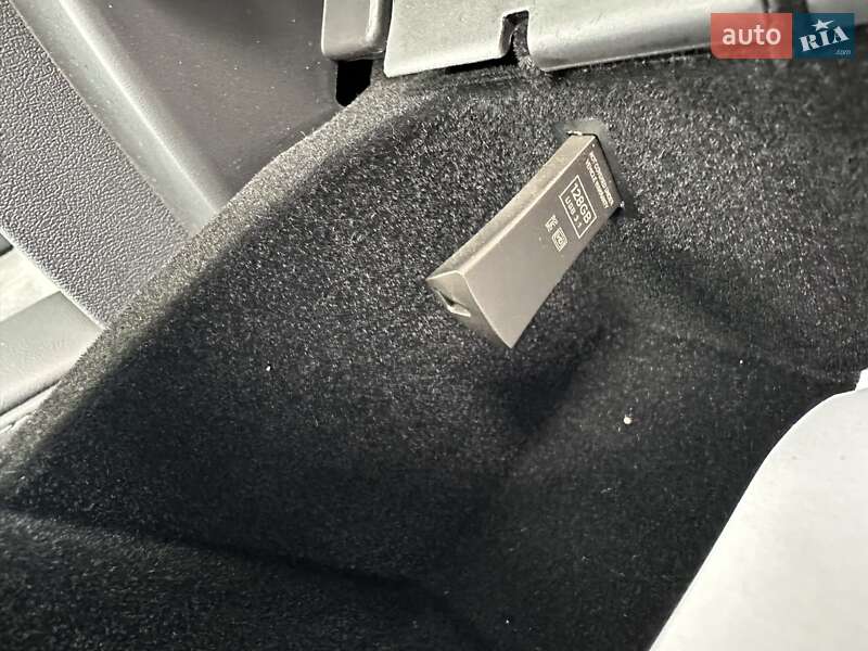 Седан Tesla Model 3 2023 в Житомирі фото 24 Седан Tesla Model 3 2023 в Житомирі