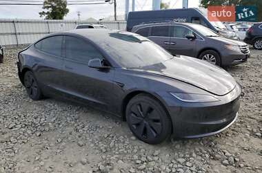 Tesla Model 3 2024