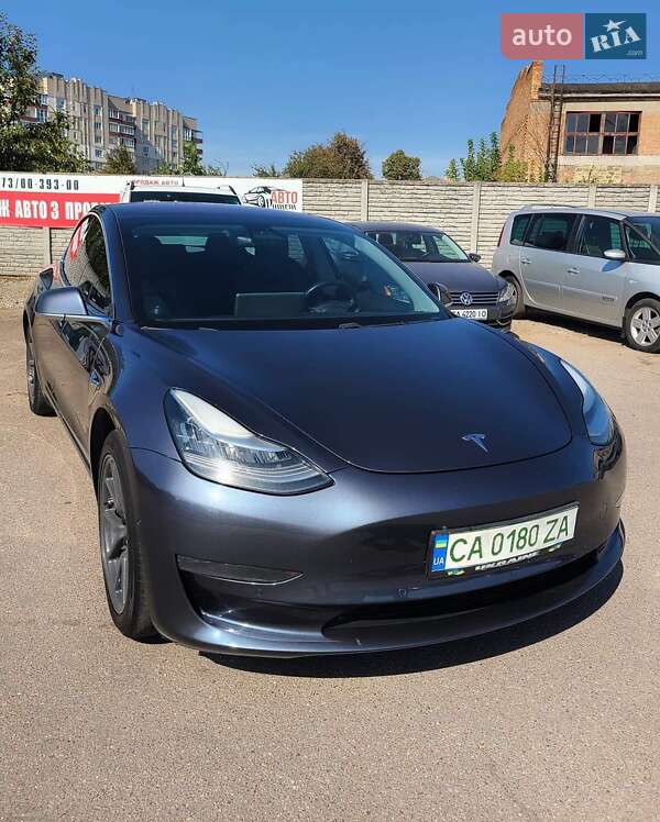 Седан Tesla Model 3 2017 в Каменке