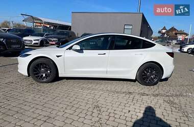 Седан Tesla Model 3 2024 в 