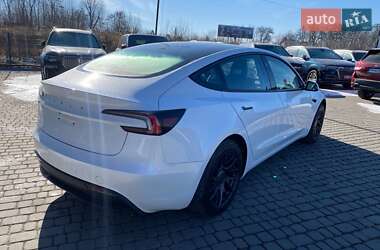 Седан Tesla Model 3 2024 в 