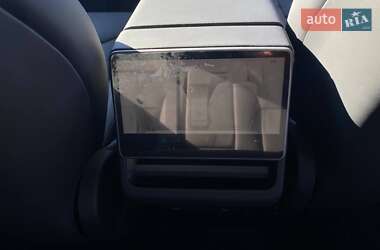 Седан Tesla Model 3 2024 в 