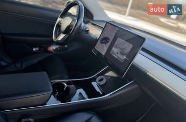 Седан Tesla Model 3 2018 в Киеве